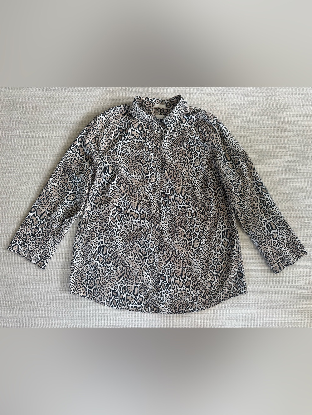 Chico’s no iron animal print 3/4 sleeve button down tunic shirt women’s size XL